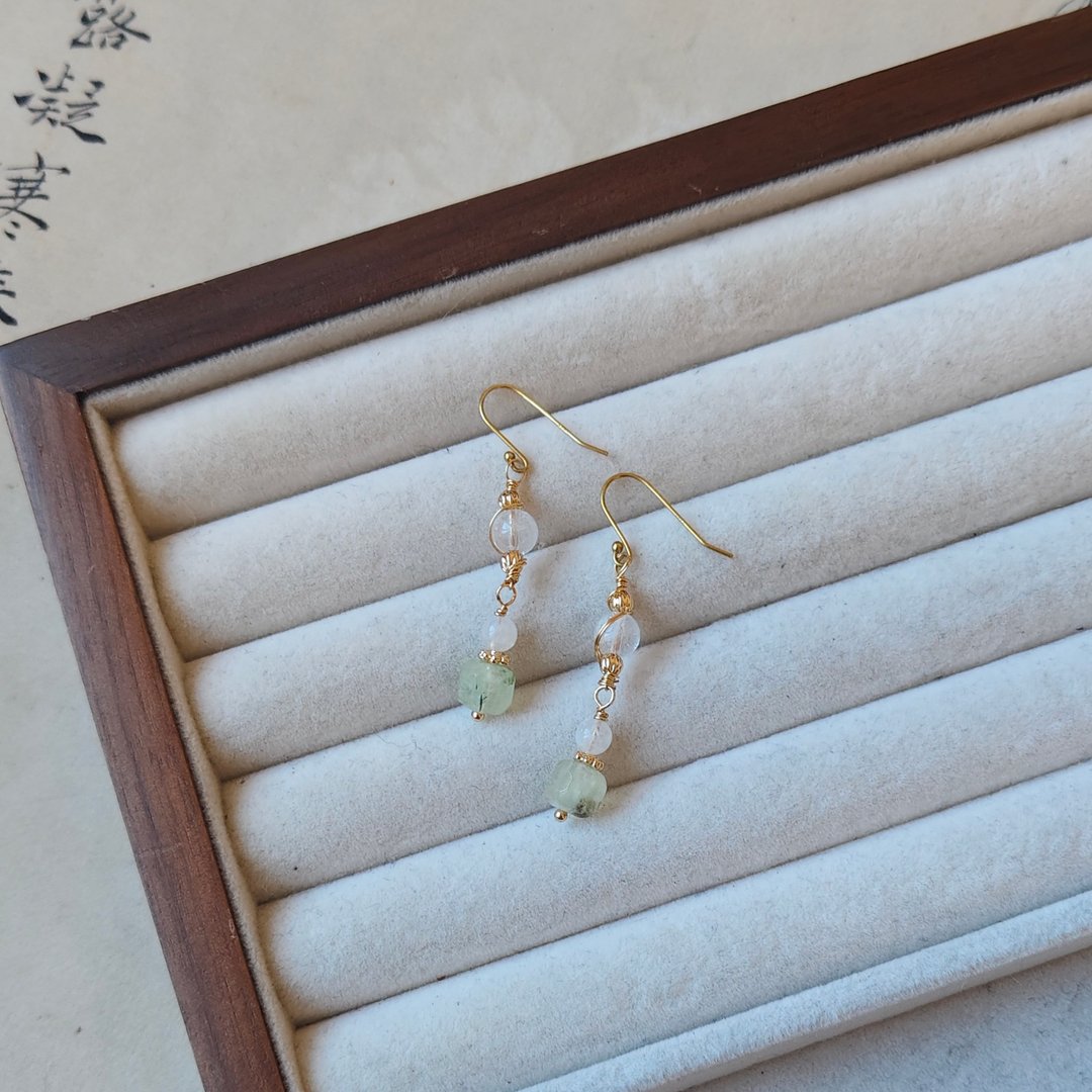 【青璞】天然石 耳环 耳勾 | 葡萄石 白水晶 月光石 - 耳环/耳夹 - 水晶 多色