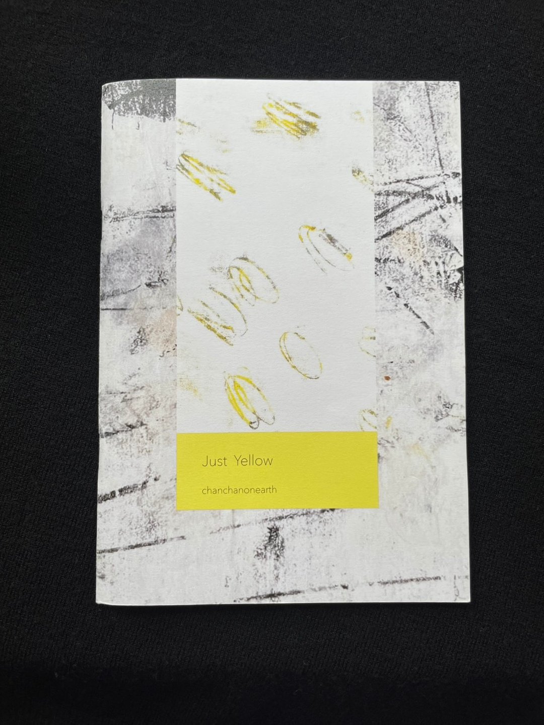绘本 just yellow - 刊物/书籍 - 纸 