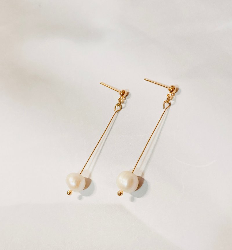 高质感手作~垂坠珍珠耳环 - 耳环/耳夹 - 珍珠 