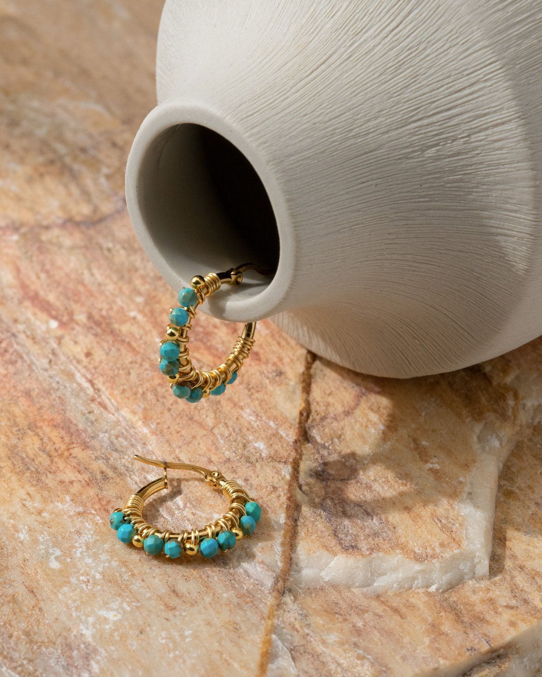 Small Amina Earrings in Turquoise (18K Gold Plated Turquoise Hoops) - 耳环/耳夹 - 半宝石 金色