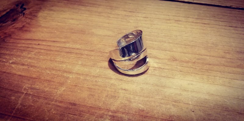 Like a solid modern ring. Japanese Antique Silver Fork Remake Ring_0785 Vintage - 戒指 - 纯银 银色