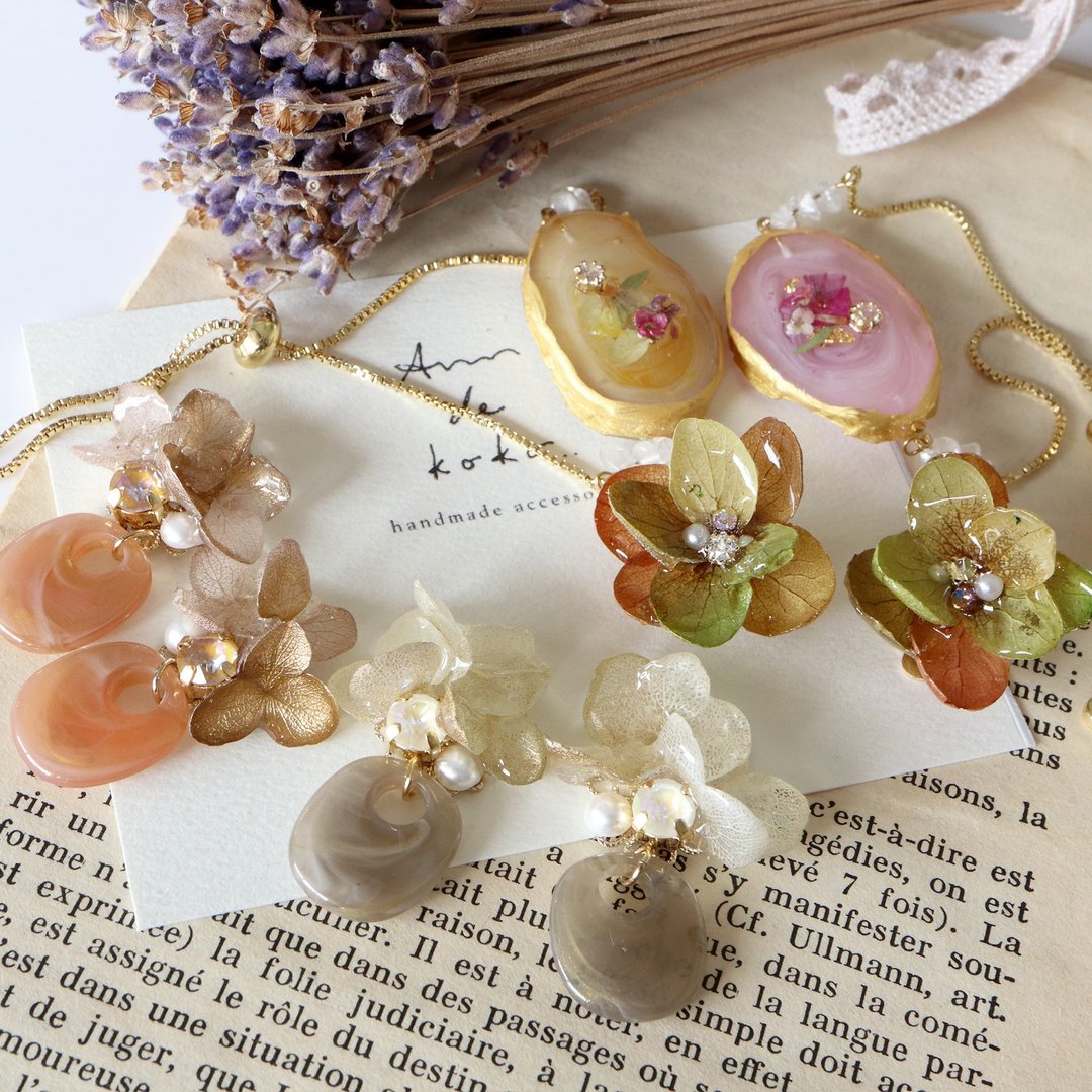 Weekly Kei - Goody Bag - Autumn color accessories 3 points lucky bag - - 耳环/耳夹 - 植物．花 卡其色