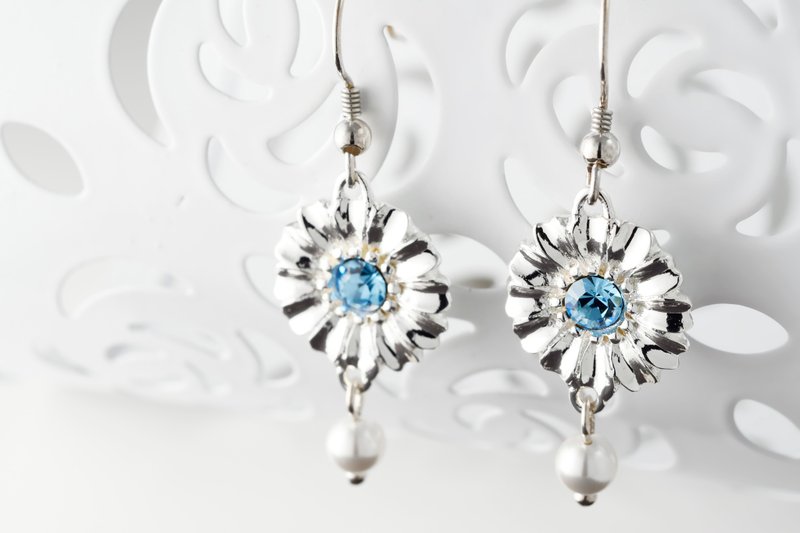 花朵系列 勾式耳环 情花朵朵造型 - 耳环/耳夹 - 银 银色