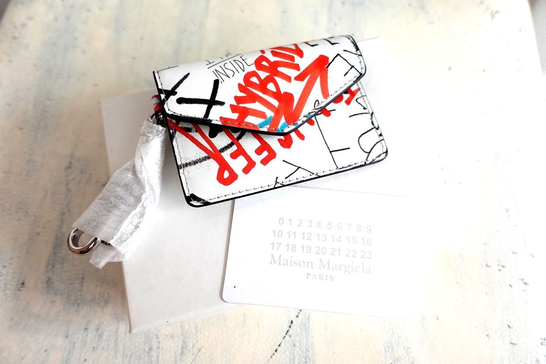 Maison Margiela MM11白色涂鸦风格印花图案真皮牛皮卡包信用卡套 - 名片夹/名片盒 - 真皮 白色