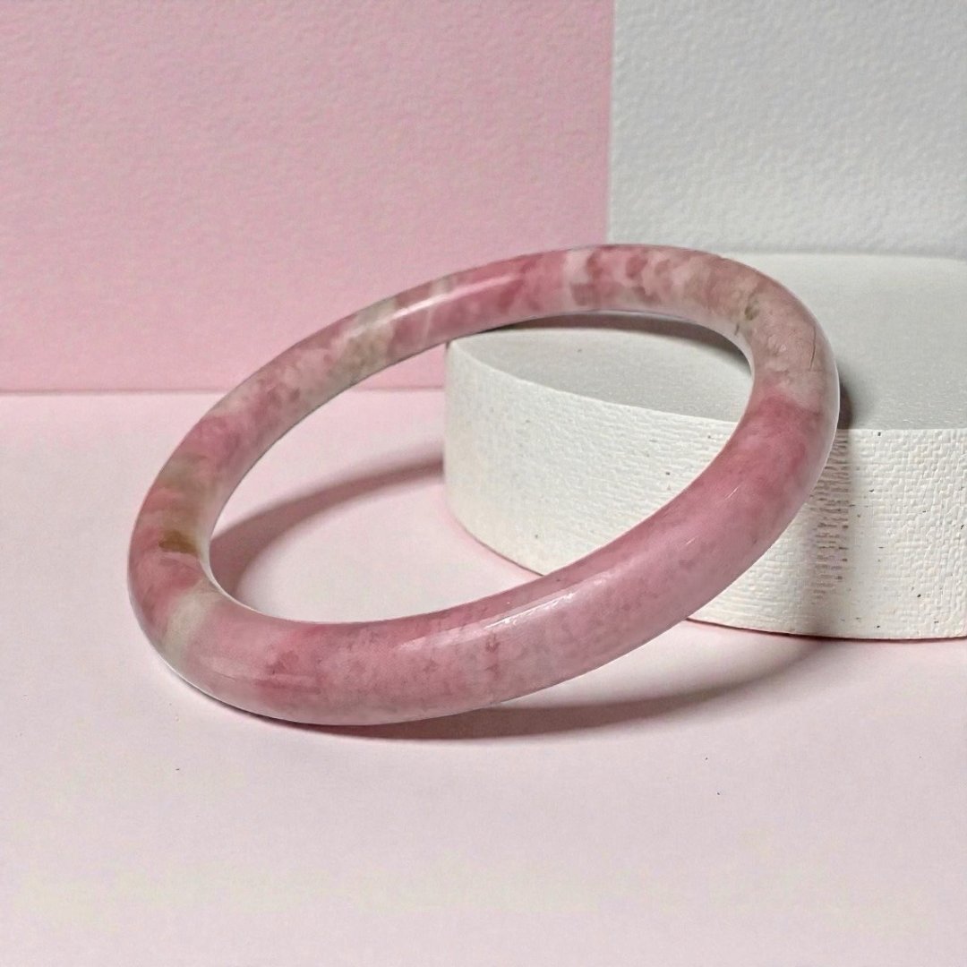 蔷薇辉石 手镯 全粉玉化 老矿原矿 内径 57mm 玫瑰石 手环 桃花玉 - 手链/手环 - 玉石 粉红色