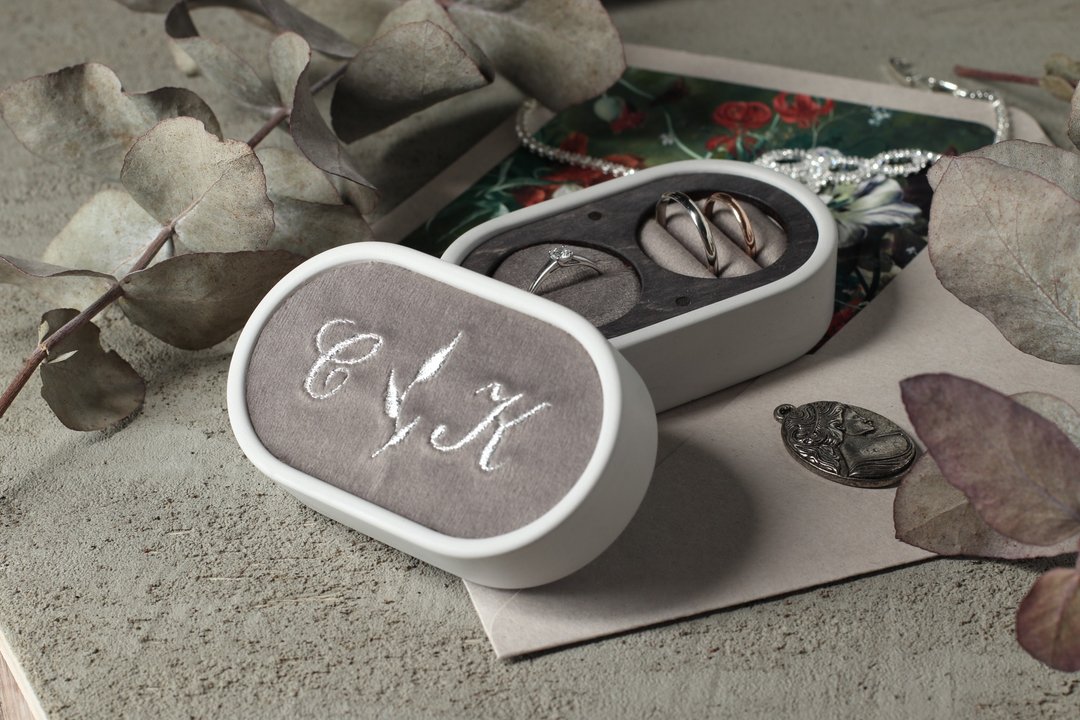 Ring box, Wedding ring box with embroidery. - 其他 - 其他材质 灰色