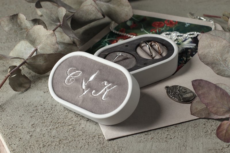 Ring box, Wedding ring box with embroidery. - 其他 - 其他材质 灰色