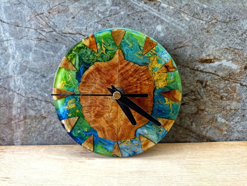 鐘 手 工藝品 生日禮物 居家裝飾 Wall clock wood and resin / Wall decor - 时钟/闹钟 - 木头 绿色