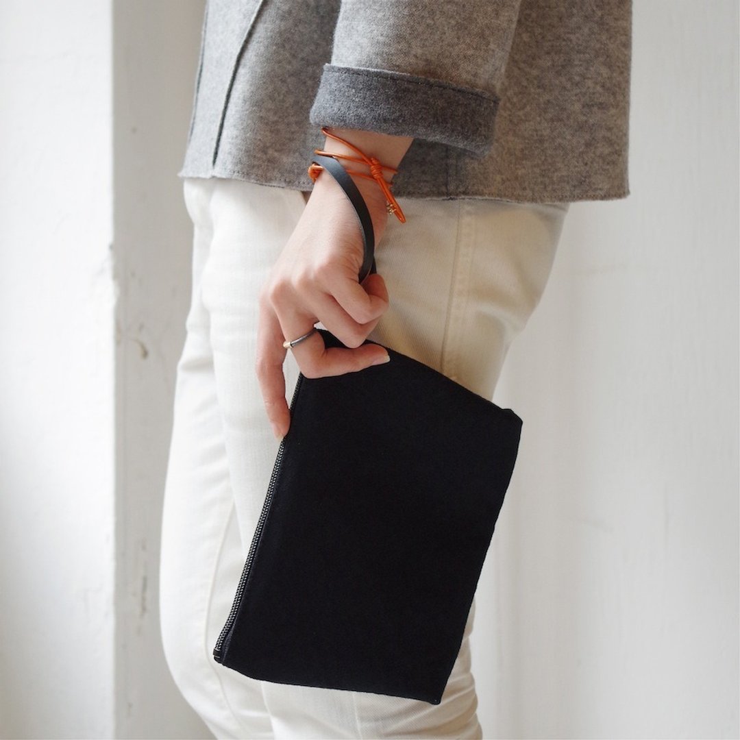 Kurashiki canvas clutch bag Handsome black - 化妆包/杂物包 - 棉 黑色