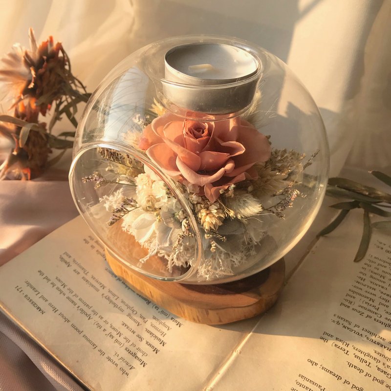 | 定制化礼物 | - 永生花小蜡烛玻璃球 - 香氛蜡烛 圣诞 交换礼物 - 干燥花/捧花 - 植物．花 红色
