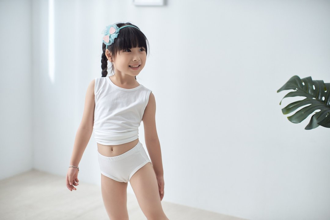 女儿的三角超弹性内裤 纯白色 - 童装裤 - 棉 白色