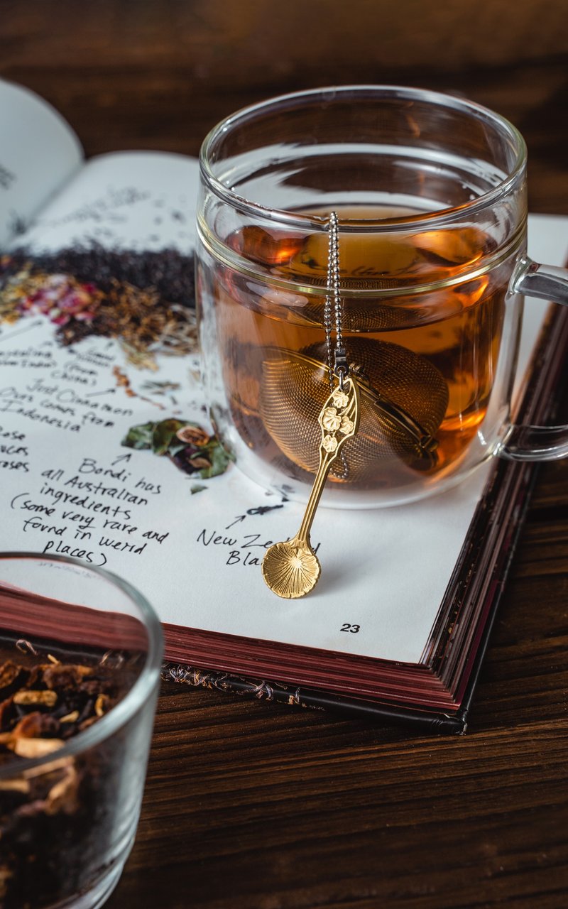 01LIV不锈钢滤茶器 CHICHI滤茶球 小叶勺吊饰 原创设计 泡茶器 - 茶具/茶杯 - 不锈钢 金色