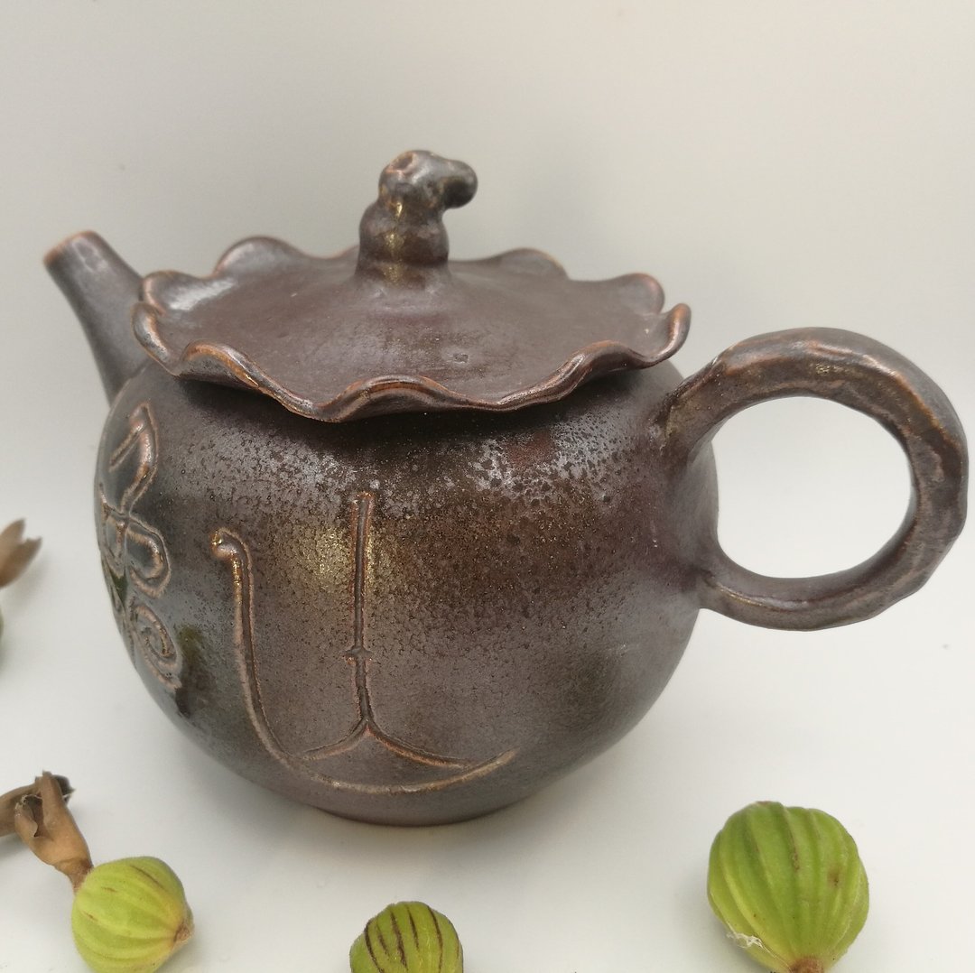 手拉胚柴烧茶壼篆刻自然落灰火吻印记个性商品最佳礼物纪念品 - 茶具/茶杯 - 陶 咖啡色