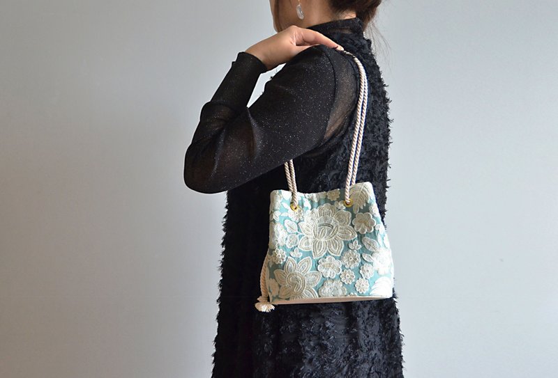 限量发售 印度刺绣乔其纱 方形两用斜背包 尤加利绿 圣诞礼物・犒赏自己 - 侧背包/斜挎包 - 绣线 绿色