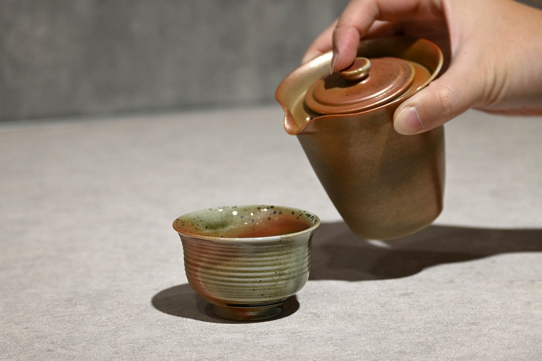 | 180cc | 简泡器 一器一杯 柴烧壶 柴烧茶海 有盖子的茶海 - 茶具/茶杯 - 陶 