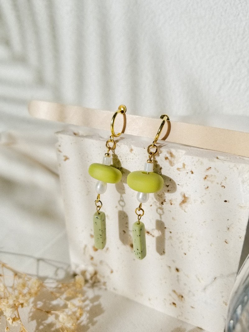 原创手作 Ocean On The Moon - 夏日绿色耳环/耳夹 - 耳环/耳夹 - 其他材质 绿色