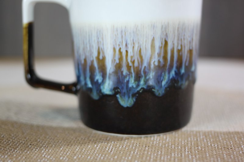 【沐春生活】240ml 溶洞 方韵杯 自然釉文创 台湾莺歌制 - 咖啡杯/马克杯 - 瓷 