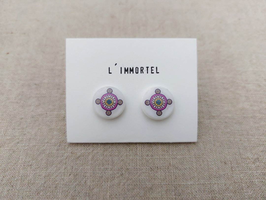 地仙 L'IMMORTEL 花纹 耳针式耳环 - 耳环/耳夹 - 塑料 多色