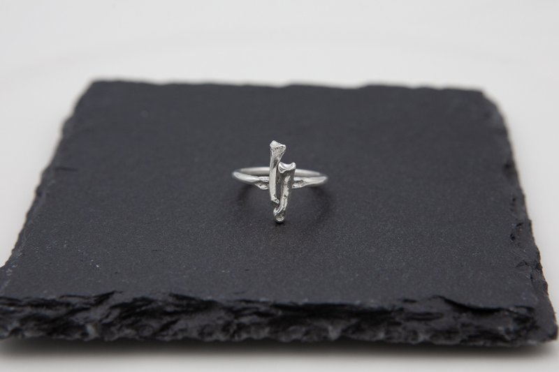 骸骨系列 - 二节细骨戒亮银款 - 戒指 - 银 银色