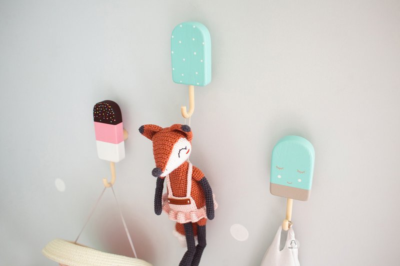 Ice cream wall hooks for nursery for clothes and towels, coat rack, Wall Decor - 儿童家具 - 木头 