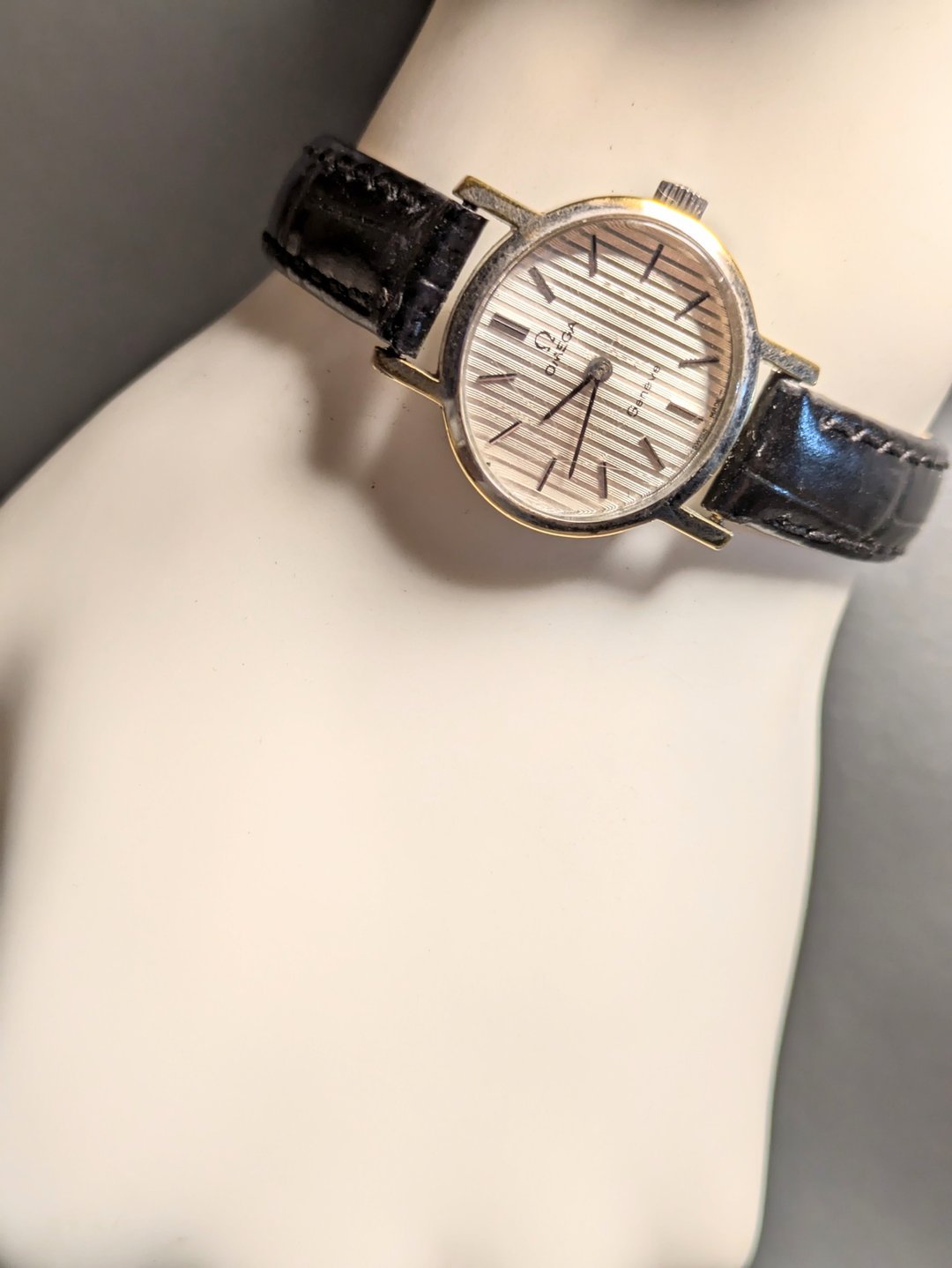 Omega 手上链机械表 椭圆形古董表 vintage watch - 女表 - 其他金属 银色