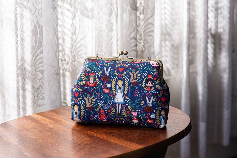 【爱丽丝与她的伙伴】方形金属口金包 #随身包#古着#日式#可爱 - 侧背包/斜挎包 - 棉．麻 蓝色