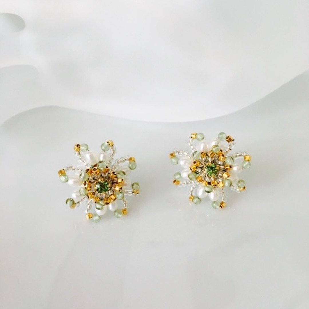 Clover Peridot earrings _Clover pierce of Peridot - 耳环/耳夹 - 宝石 绿色