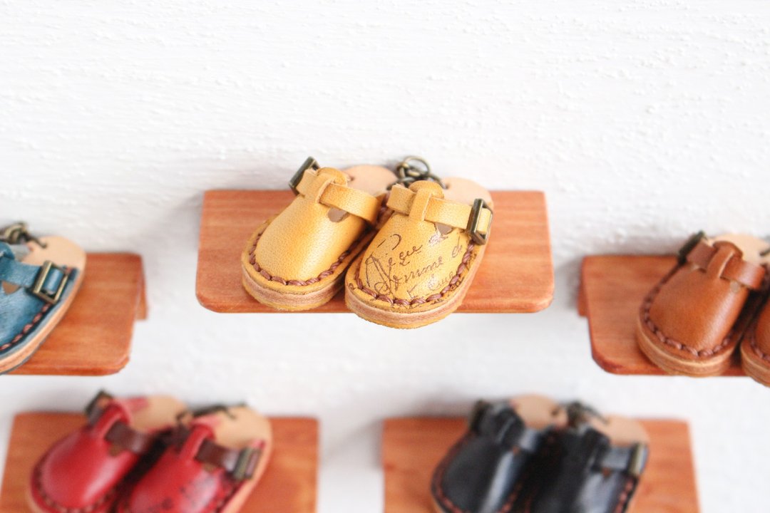 【订制商品】迷你木屐造型皮革项链与吊饰 黄色 - 吊饰 - 真皮 黄色