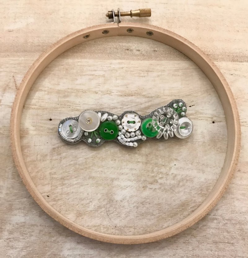 扣子花翠绿 - 胸针 - 塑料 绿色