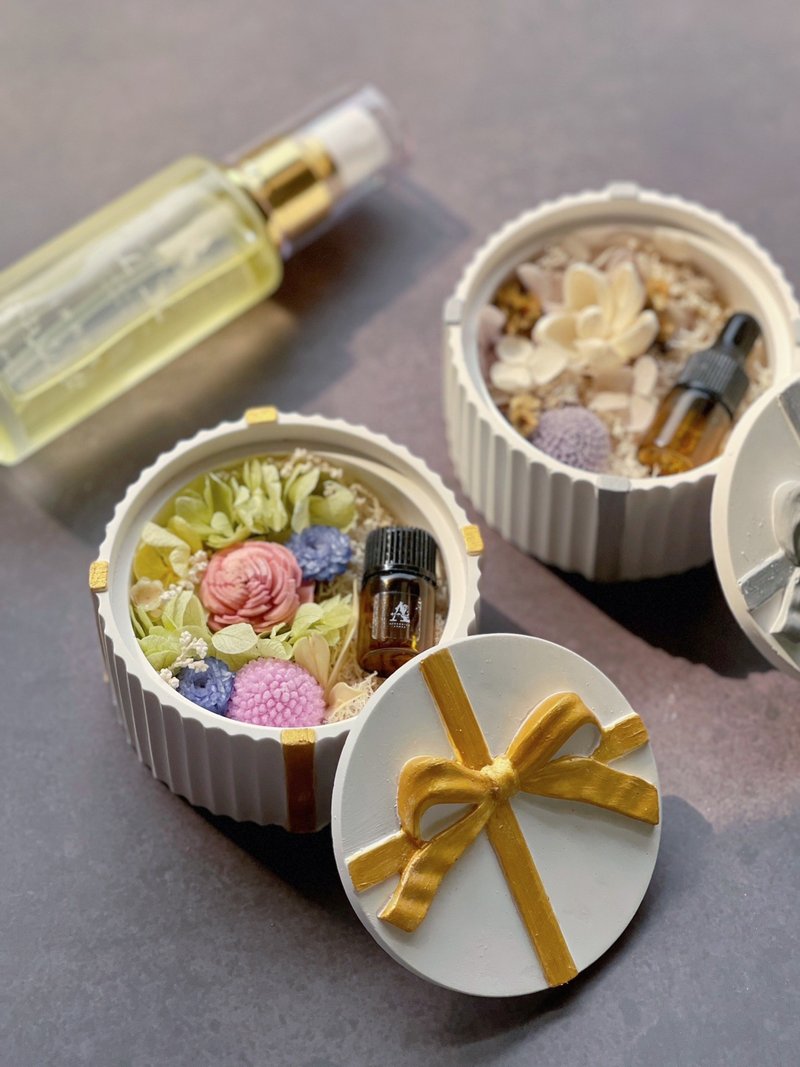 蜡菊精萃赋活油与扩香永生花礼 - 香薰/精油/线香 - 其他材质 金色