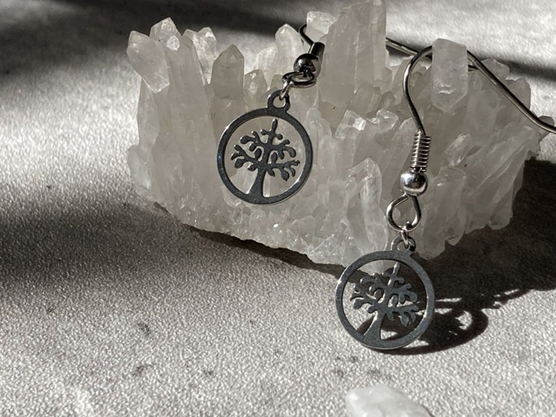 【迷你生命树 。纯钛钢耳环】耳勾|许愿树、316医疗钢、抗敏 - 耳环/耳夹 - 不锈钢 灰色