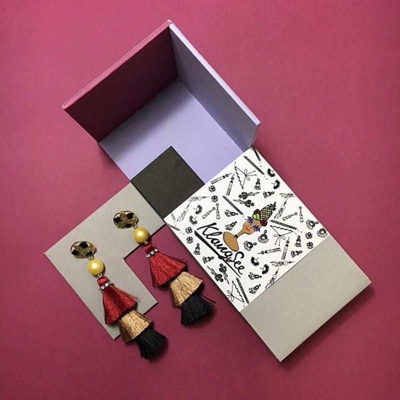 earrings: 3rd tassel - 耳环/耳夹 - 其他材质 红色