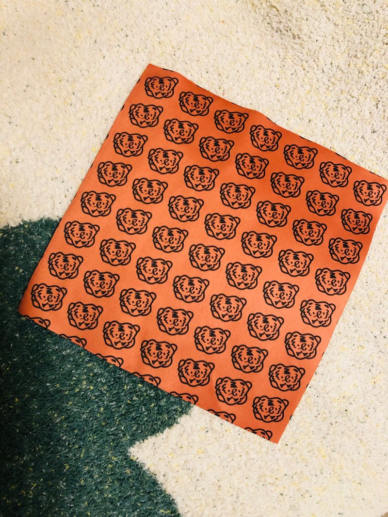 傻虎有傻福-老虎原创插画印花-手机电脑屏幕眼镜擦拭布 - 眼镜盒/眼镜布 - 其他材质 