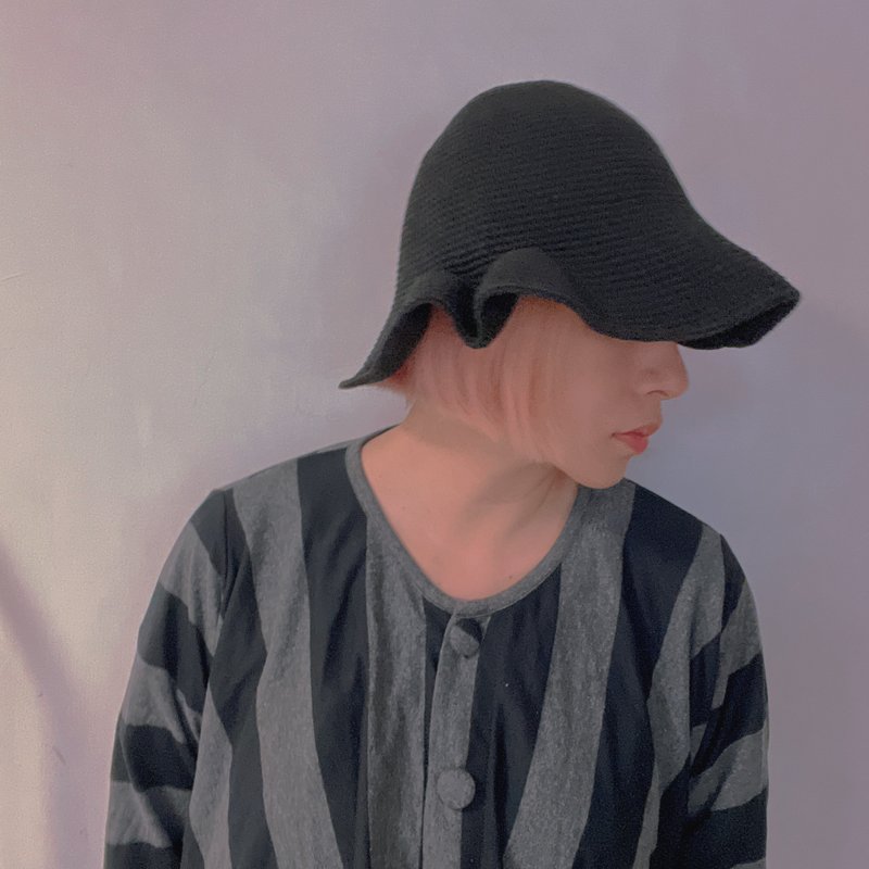 安 Ann 手织遮阳帽 设计款 黑色 chokdee-premium - 帽子 - 棉．麻 黑色