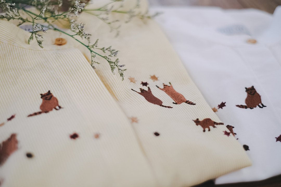 Raccoons Shirt 棉花 浣熊 white , Yellow - 女装衬衫 - 棉．麻 黄色
