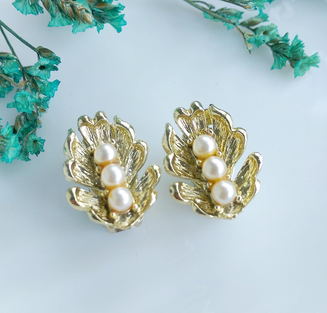 Vintage Jewelry 西洋古董饰品 气质 金叶排珠 夹式耳环 - 耳环/耳夹 - 其他金属 金色