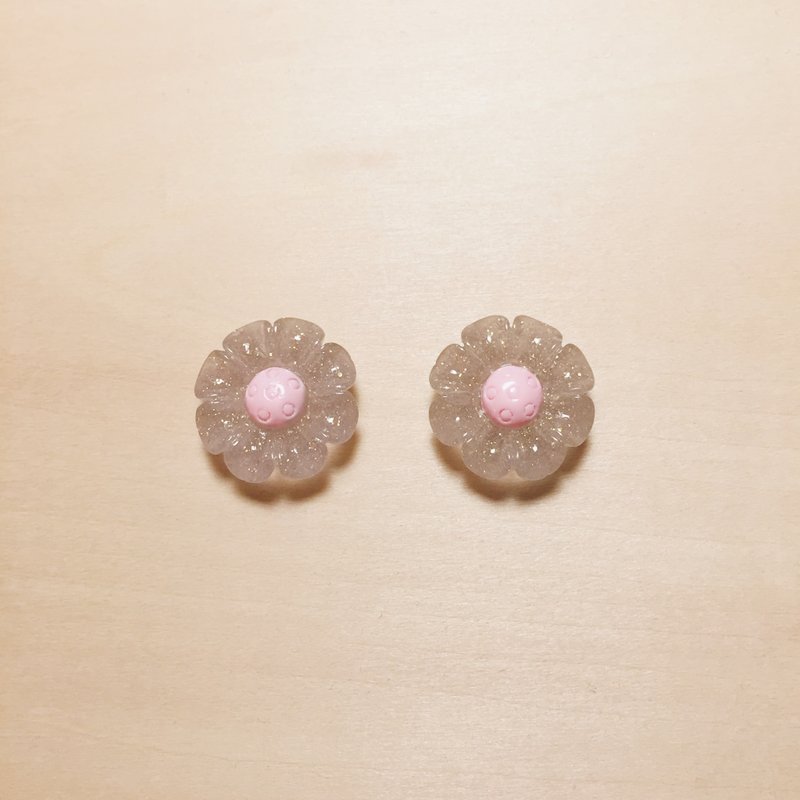 复古灰亮粉葵花耳环 - 耳环/耳夹 - 树脂 灰色
