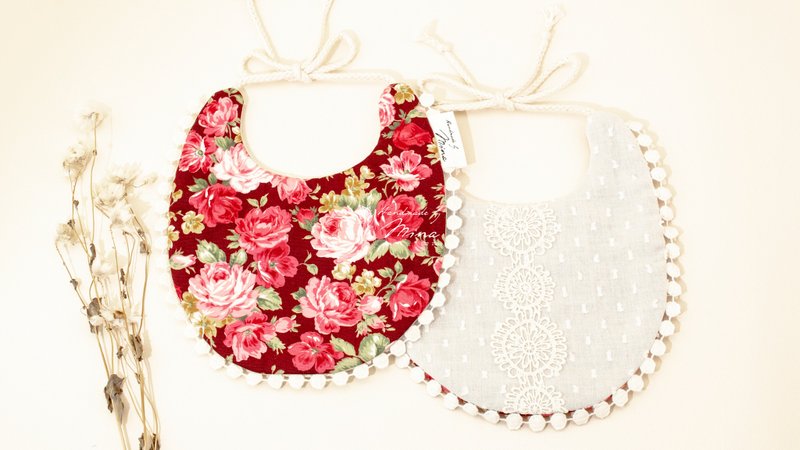 Handmade by Mina【日本厚印花棉布】长蛋型蕾丝围兜日本玫瑰繁花 - 围嘴/口水巾 - 棉．麻 