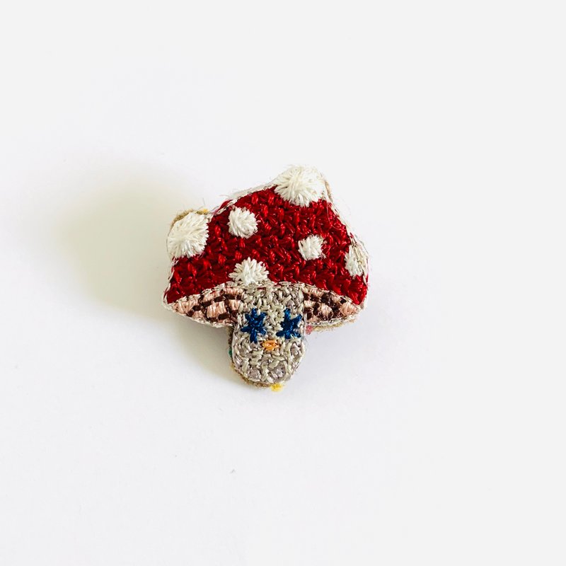 立体刺繍 ブローチ キノコ - 胸针 - 绣线 红色