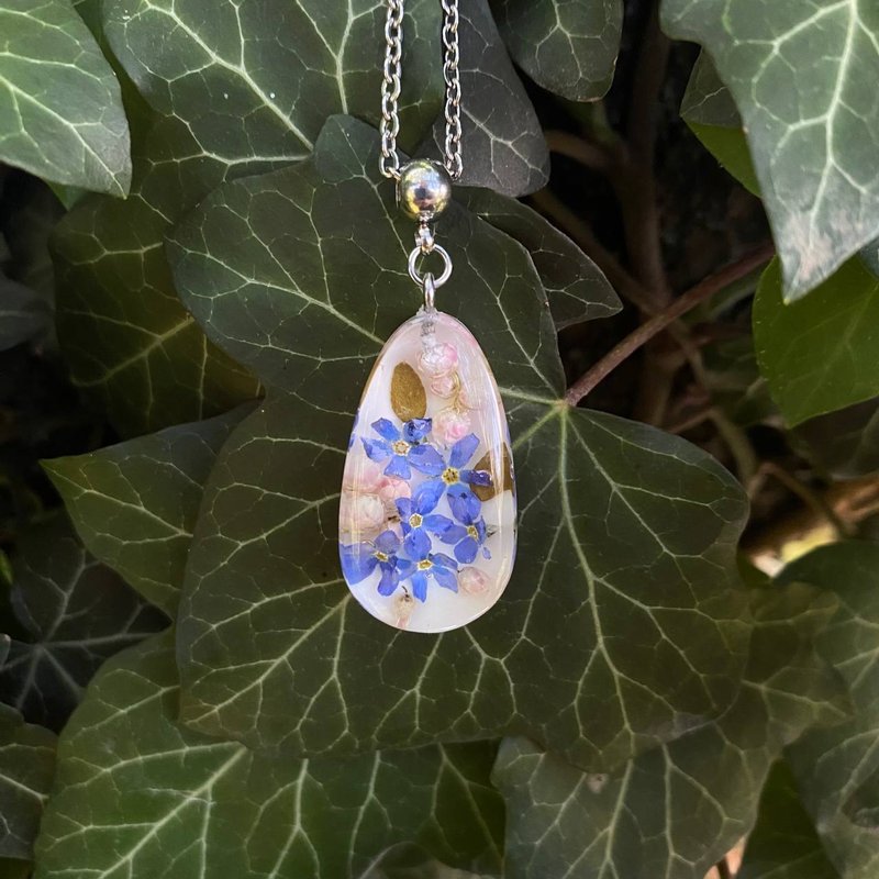 Forget-me-nots necklace, Forget-me-nots pendant, real flower pendant, - 项链 - 树脂 
