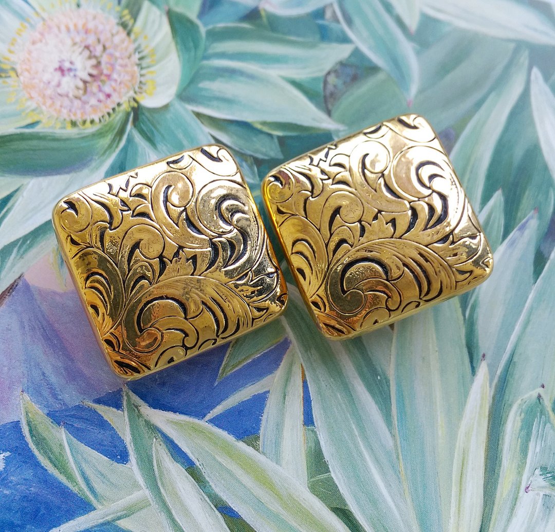 【西洋古董饰品 】金属镀金 花草压纹 大耳环  夹式耳环 - 耳环/耳夹 - 其他金属 金色