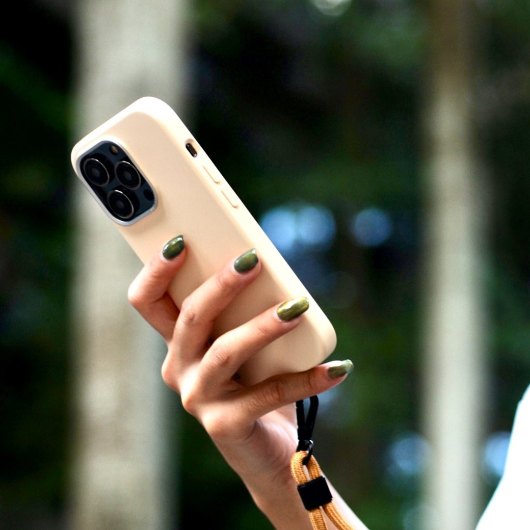 DECODED | iPhone 14/13 系列 抗菌硅胶手机壳 - 奶油黄 - 手机壳/手机套 - 硅胶 黄色