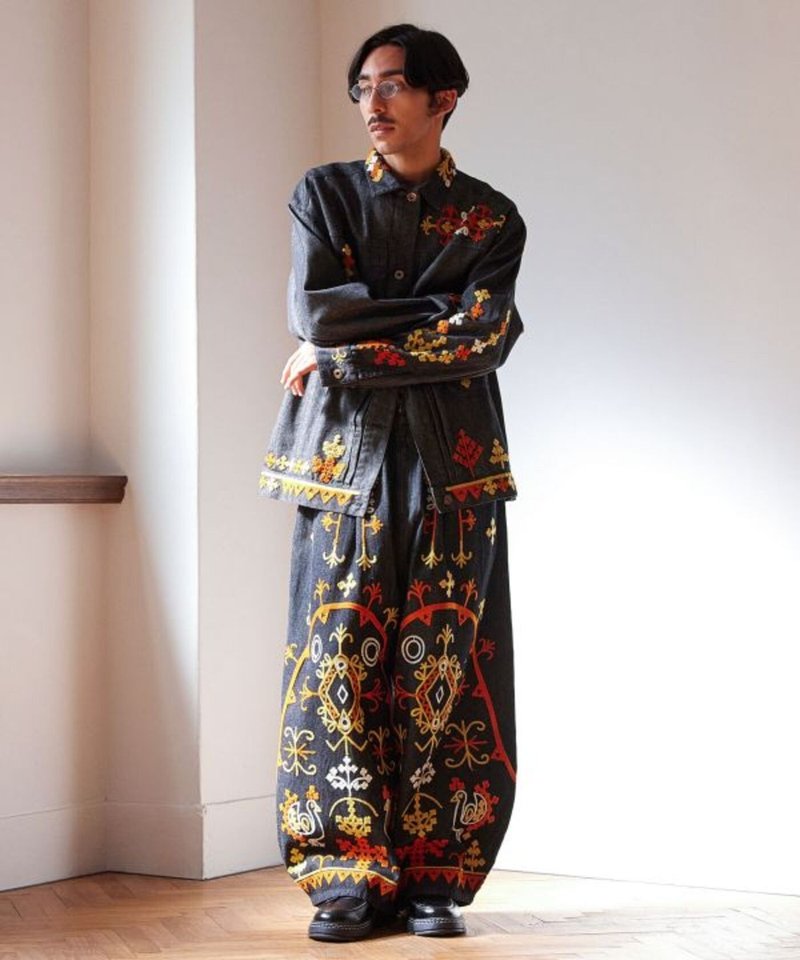【热门预购】 民族风刺绣男款牛仔衬衫 (2色) ILL-5308 - 男装衬衫 - 棉 