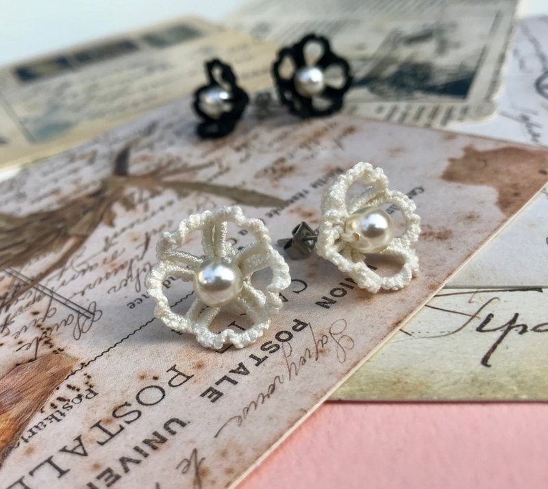 手织立体樱花耳环 礼物 Swarovski水晶珍珠 定制化 - 耳环/耳夹 - 棉．麻 白色