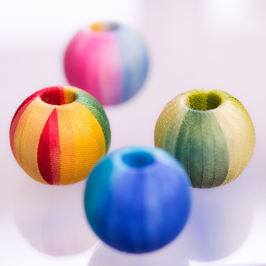 Wooden ball parts wrapped with silk ribbon Wrapped with silk ribbon dyed by the dyeing workshop [Art Fiber Endo] - 木工/竹艺/纸艺 - 木头 多色