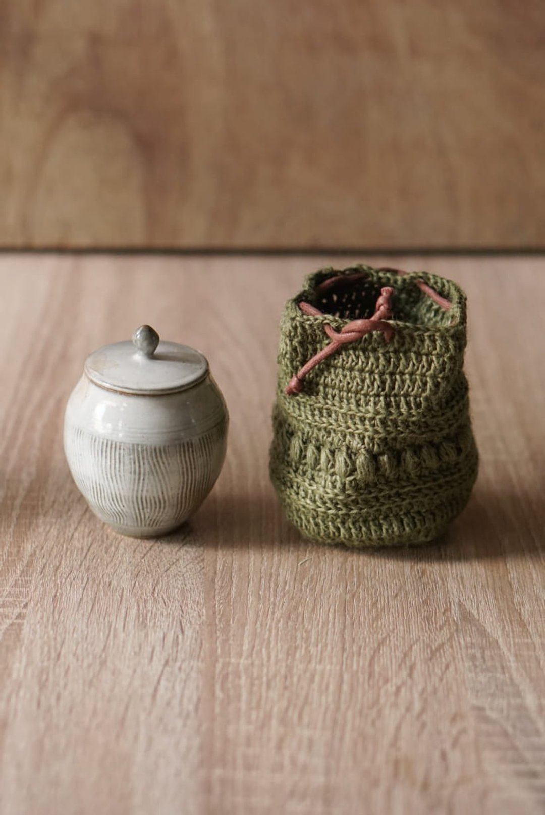 雪白刻纹小茶仓 | 小茶罐 【附鈎织收纳包】 - 茶具/茶杯 - 陶 白色