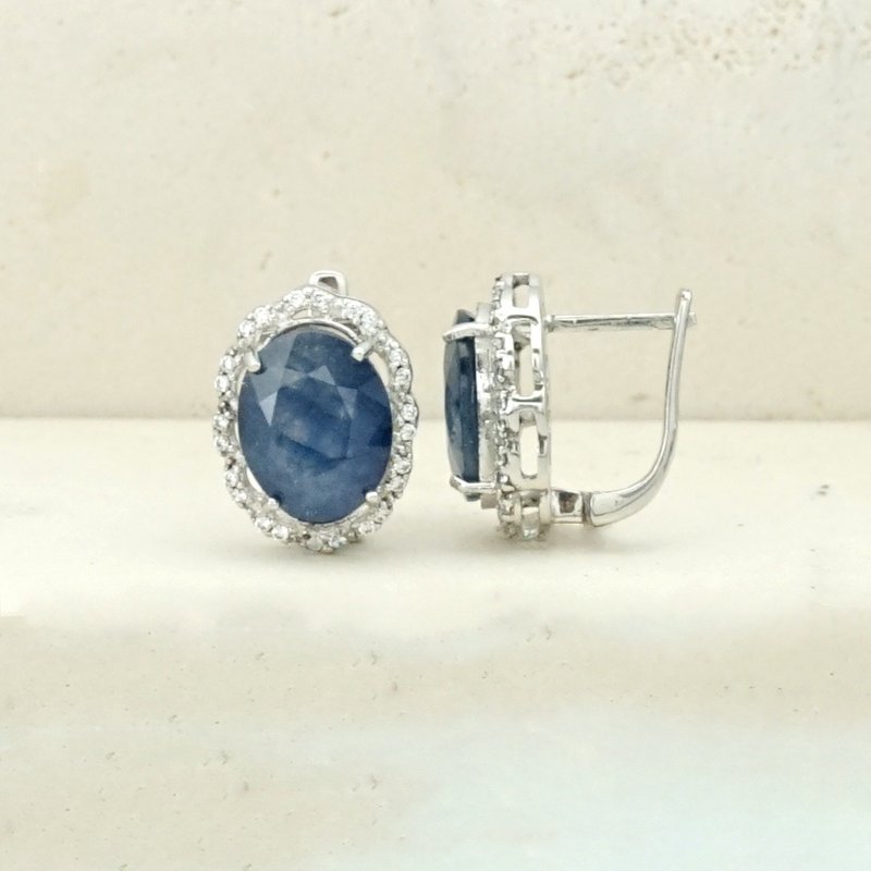 Silver Earring with Natural Blue Sapphire - 耳环/耳夹 - 半宝石 蓝色