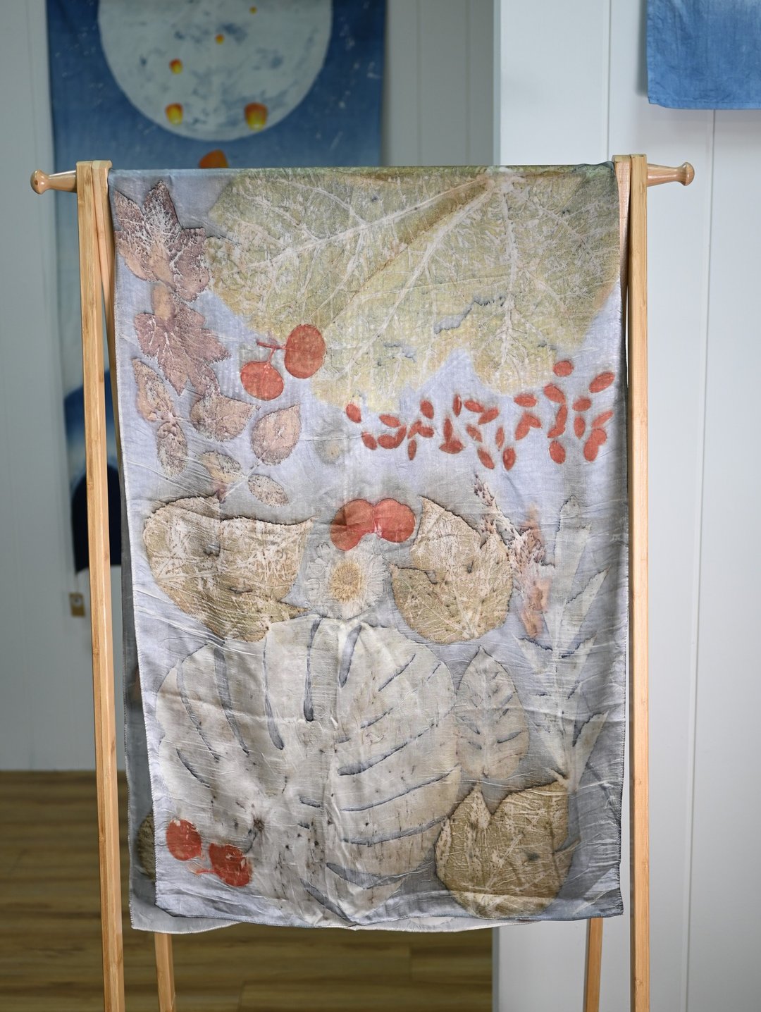 【记忆有限】EcoPrint 花叶移印 真丝 围巾/挂画 - 围巾/披肩 - 丝．绢 多色