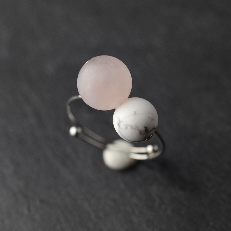 Bi-Color Ring Sakura Harukasumi Ring Rose Quartz Howlite Open Ring Silver Color Birthday Gift Mother's Day Gift - 戒指 - 半宝石 粉红色