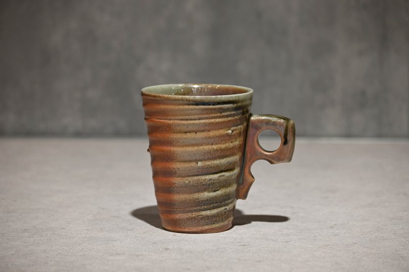 柴烧造型耳杯 马克杯 柴烧马克杯 柴烧杯【臻麟陶艺】 - 咖啡杯/马克杯 - 陶 